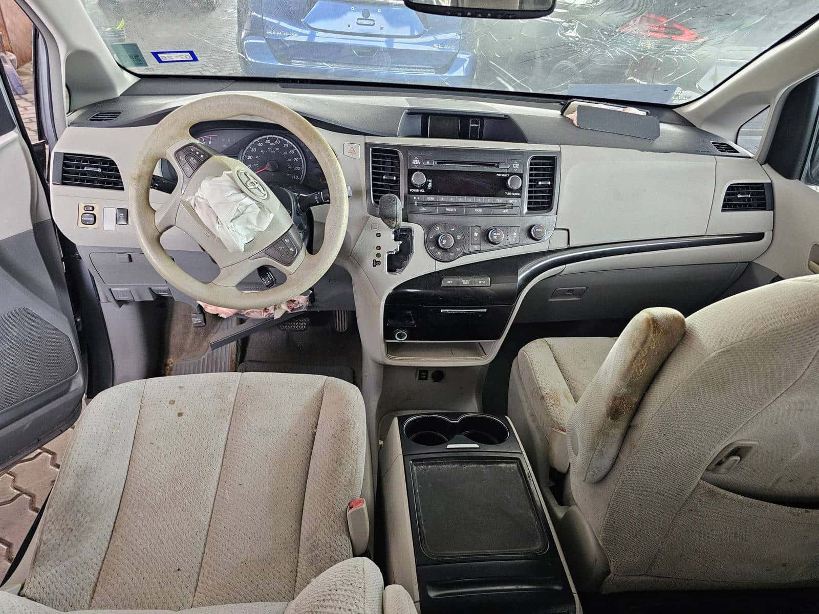 TOYOTA SIENNA 2012 thumbnail 6