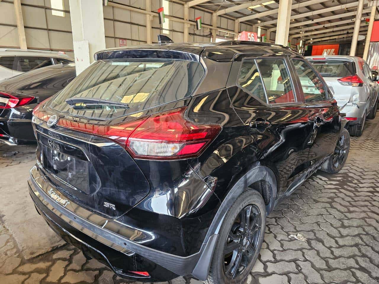 NISSAN KICKS 2023 thumbnail 2