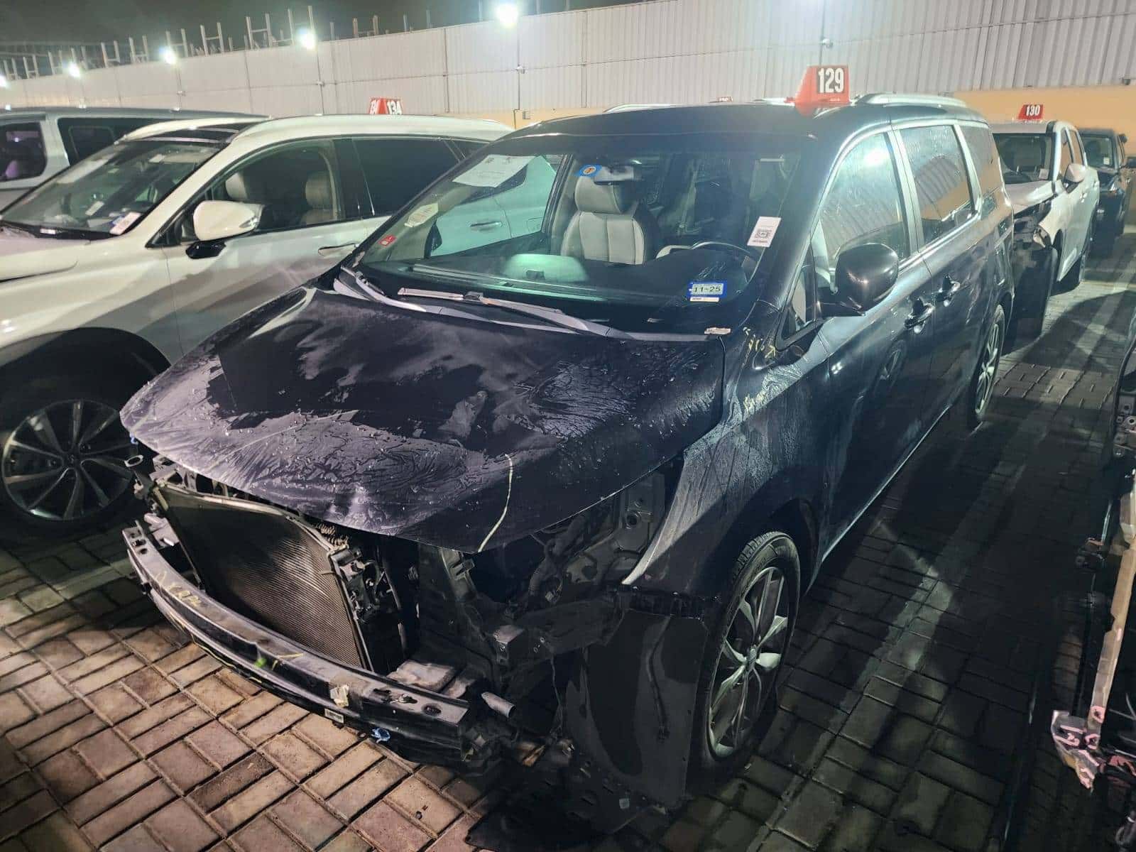Kia Sedona 2019 thumbnail 3