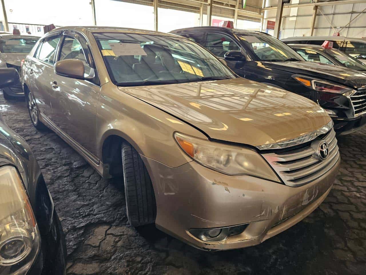 Toyota Avalon 2011 thumbnail 3