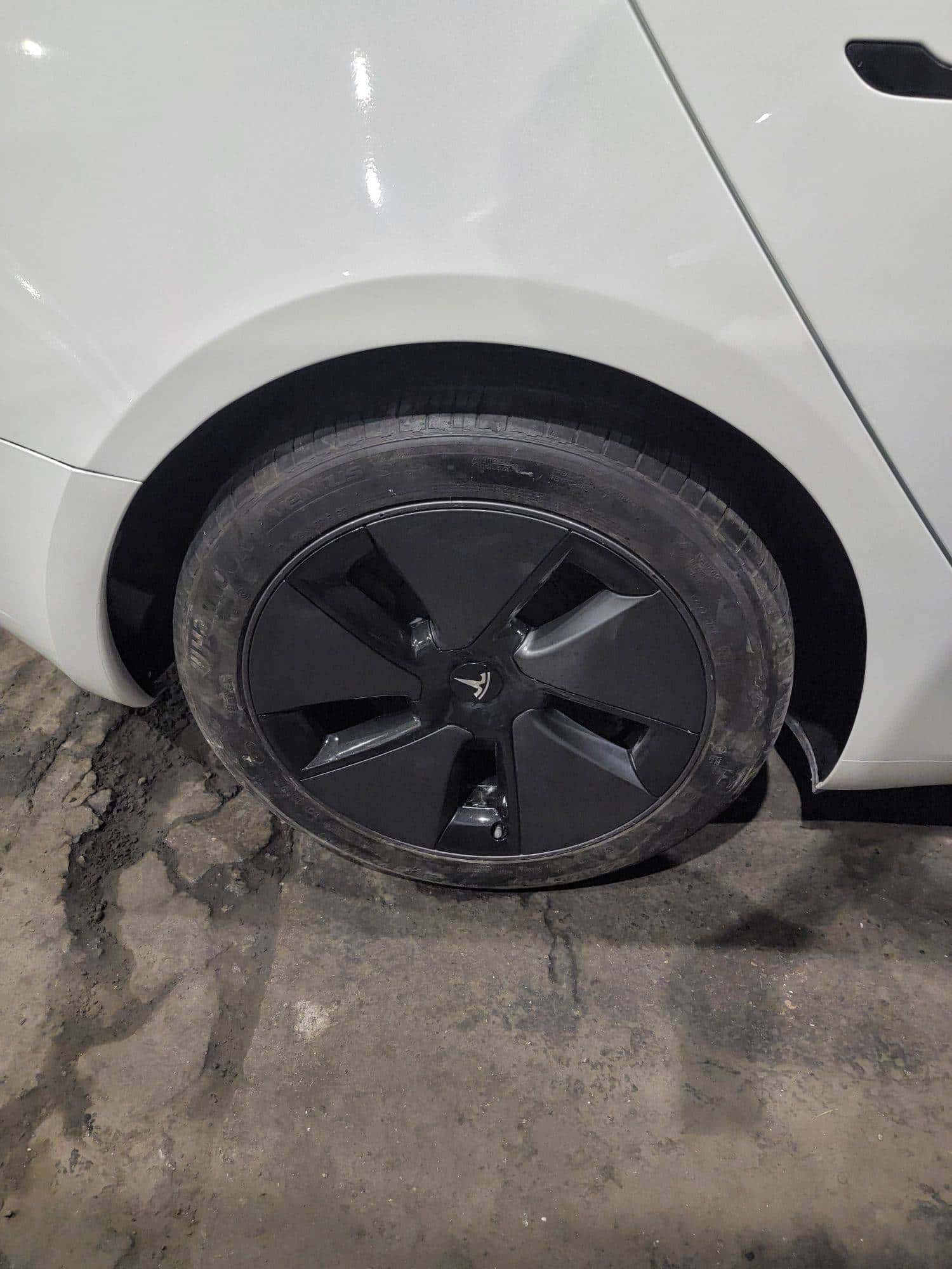 TESLA MODEL 3 - Exterior