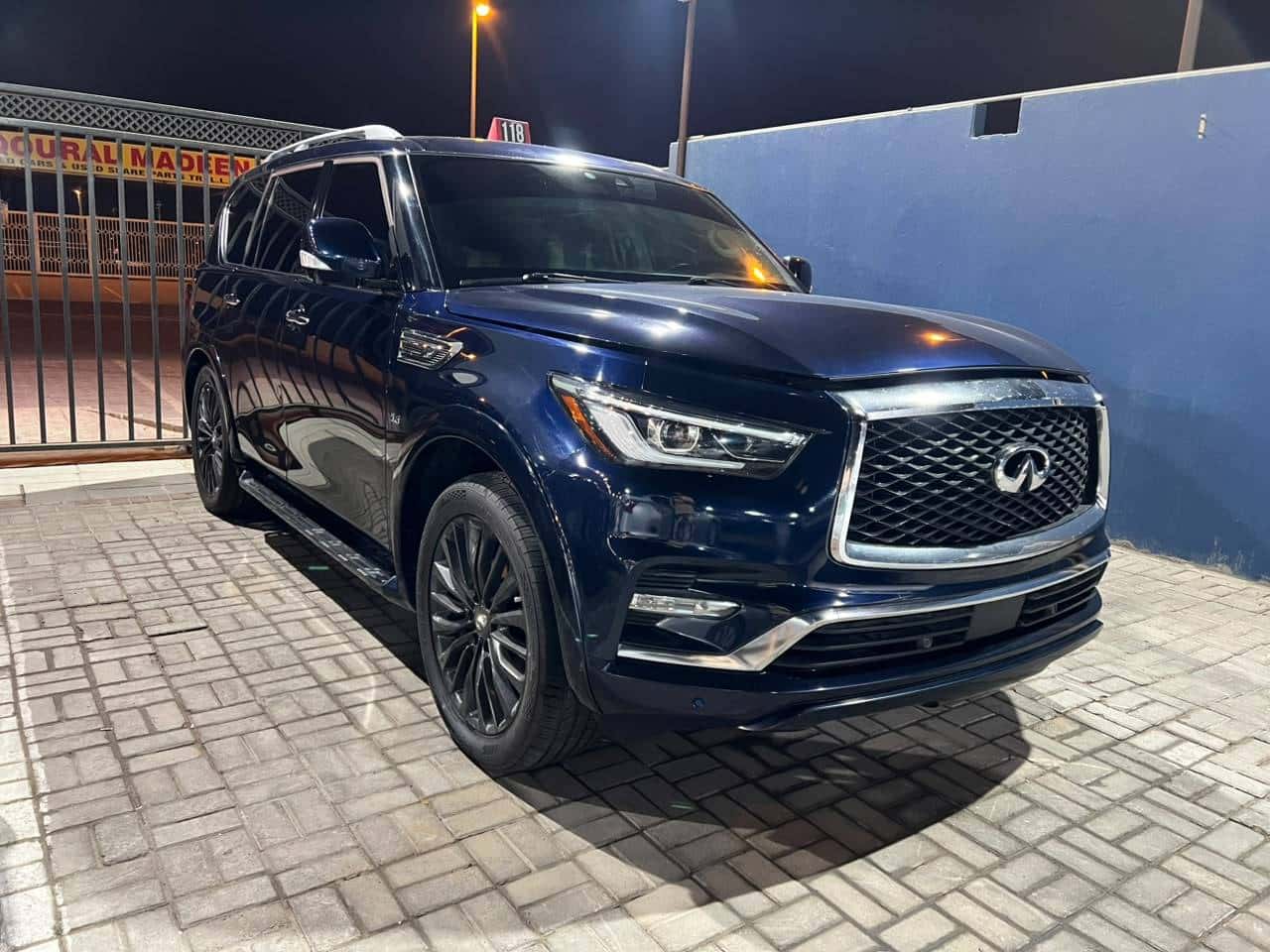INFINITI QX80 2020 thumbnail 3