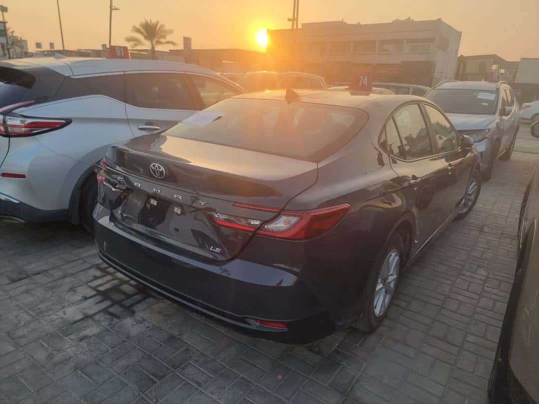 Toyota Camry 2025 thumbnail 3