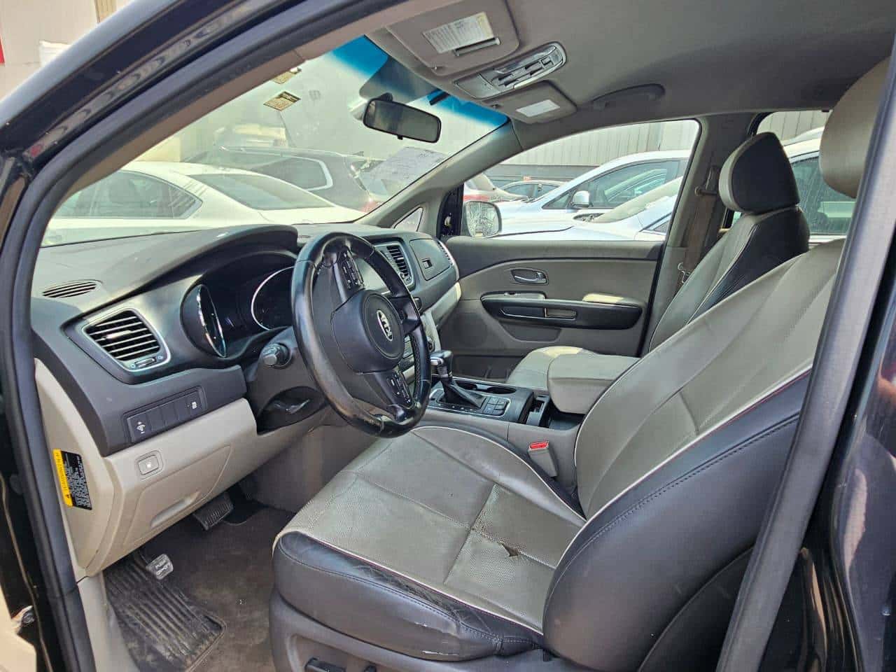 Kia Sedona 2017 thumbnail 7