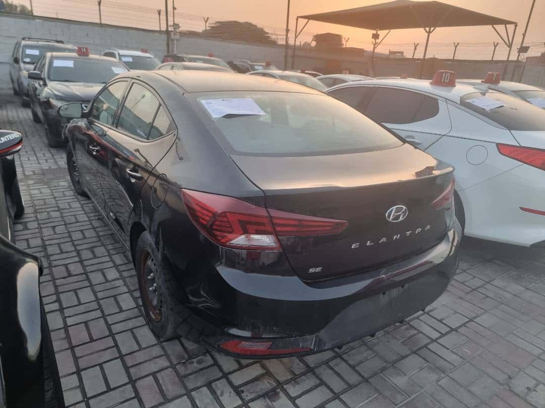 Hyundai Elantra 2019 thumbnail 4