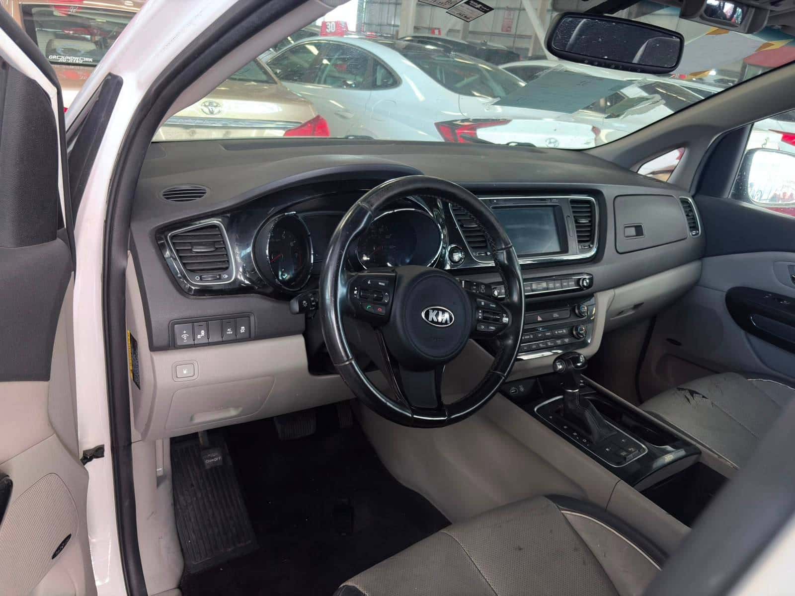 KIA SEDONA 2015 thumbnail 6
