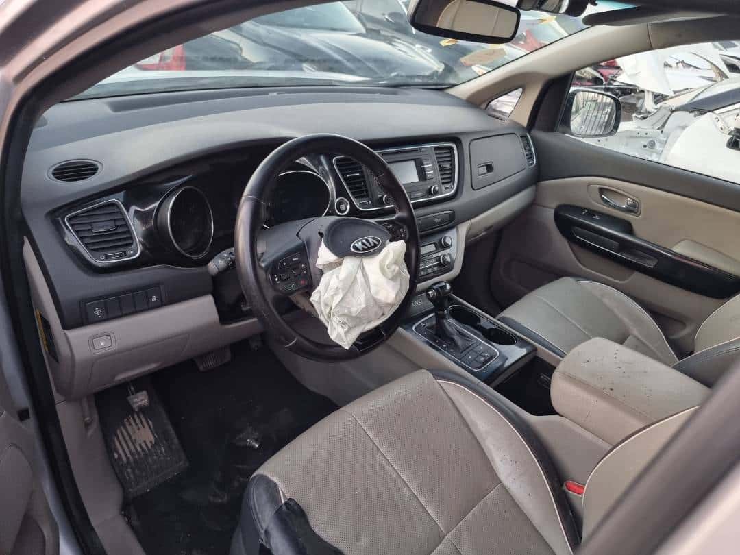 KIA SEDONA 2016 thumbnail 6