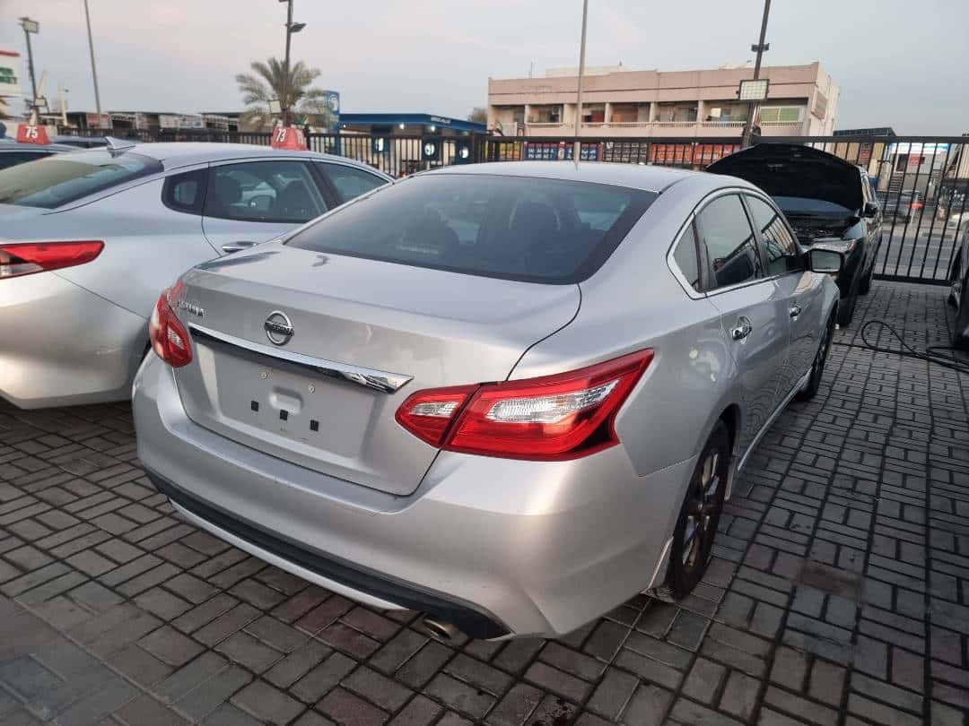 Nissan Altima 2017 thumbnail 2