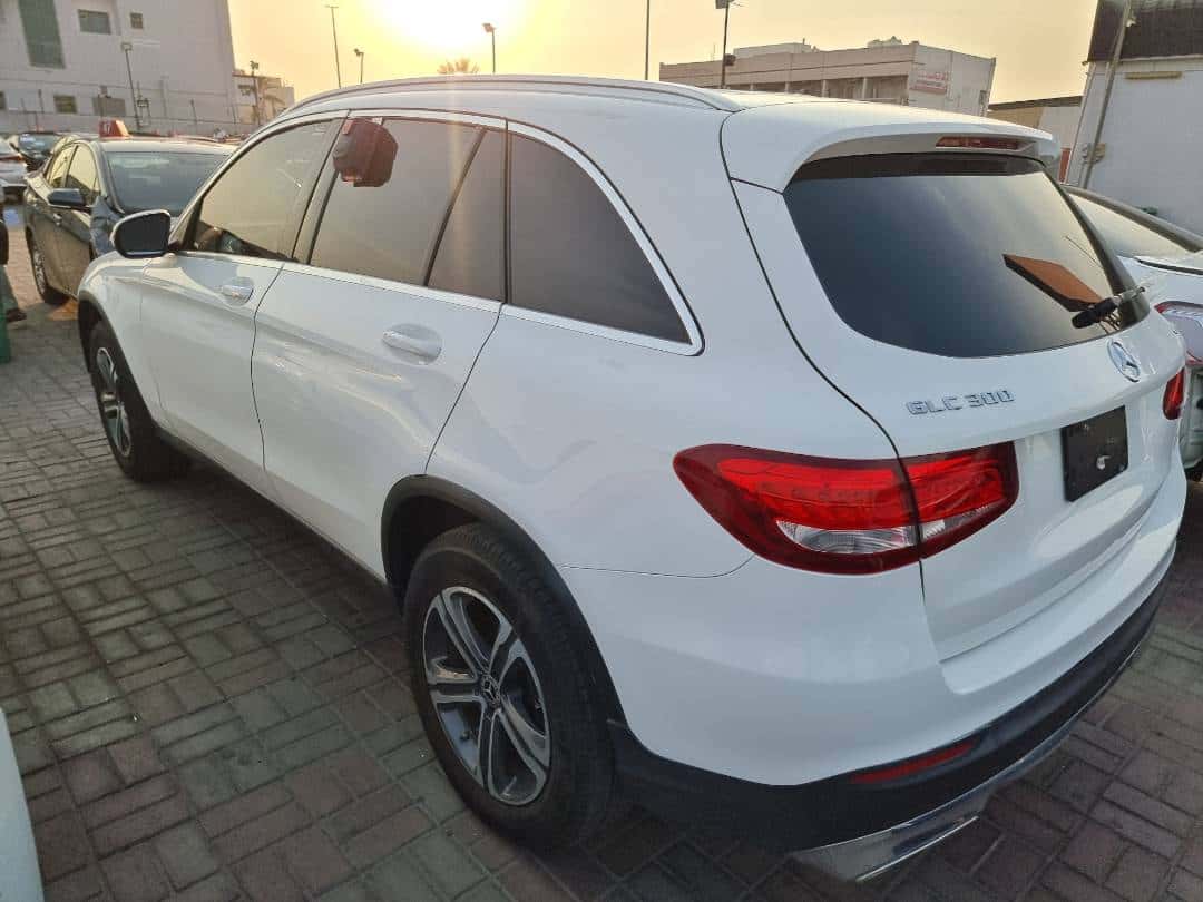 MERCEDES BENZ GLC-300 - Exterior