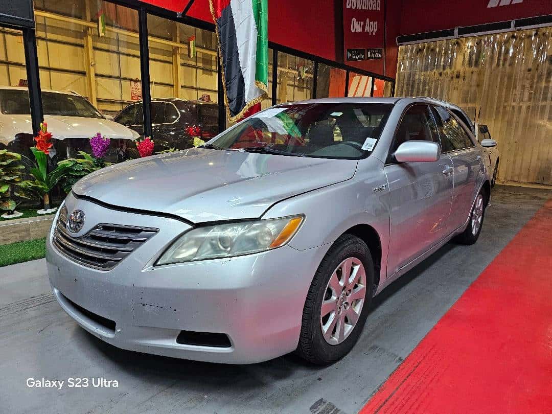 TOYOTA CAMRY - Exterior