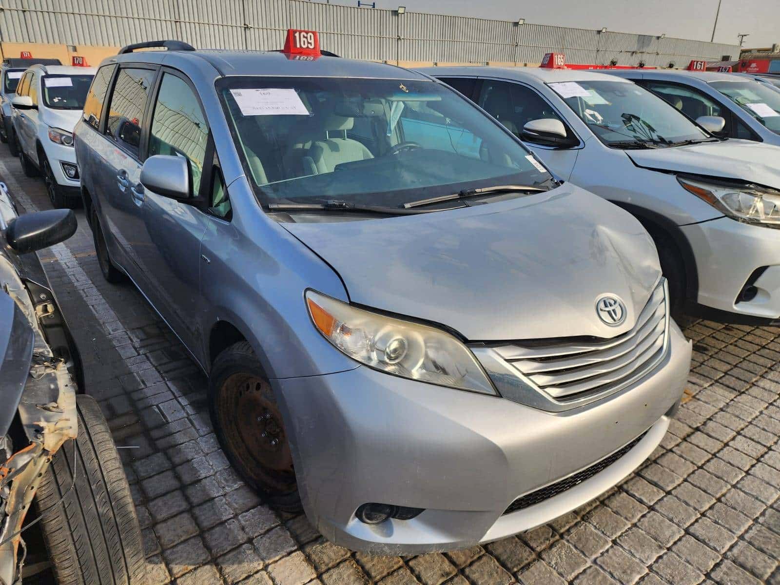 Toyota Sienna 2016 thumbnail 4