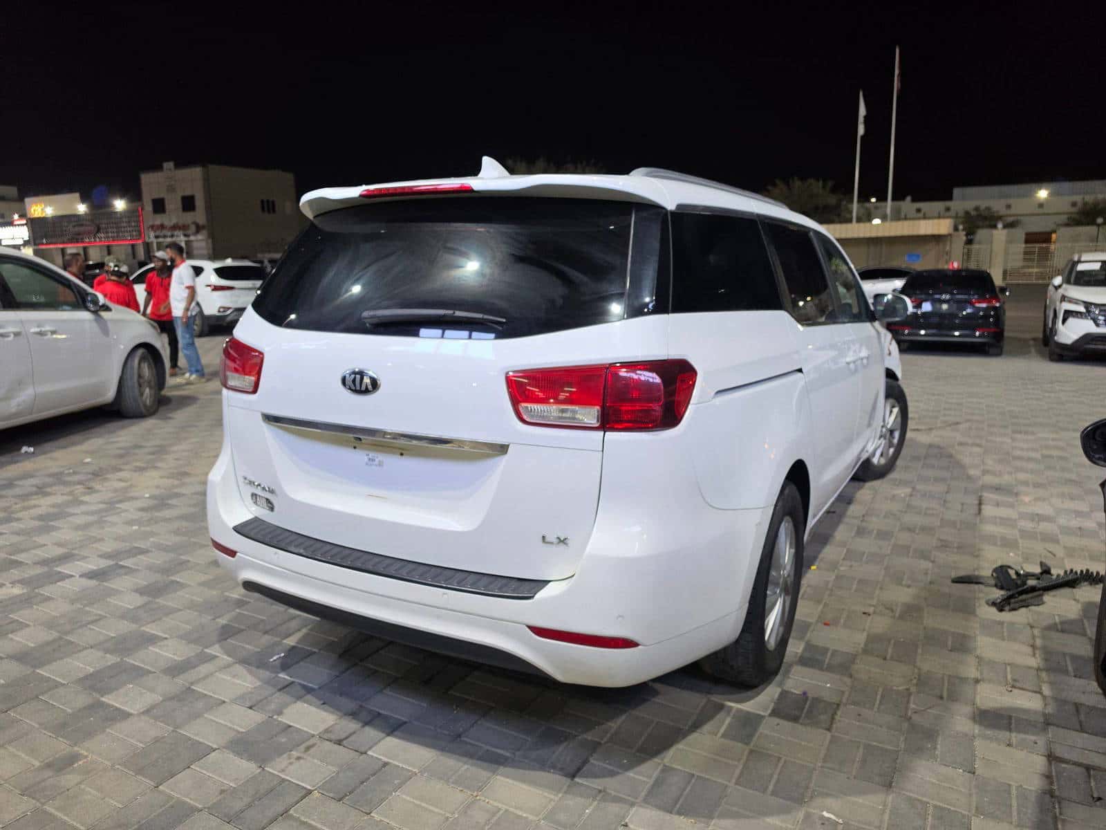 KIA SEDONA 2018 thumbnail 4