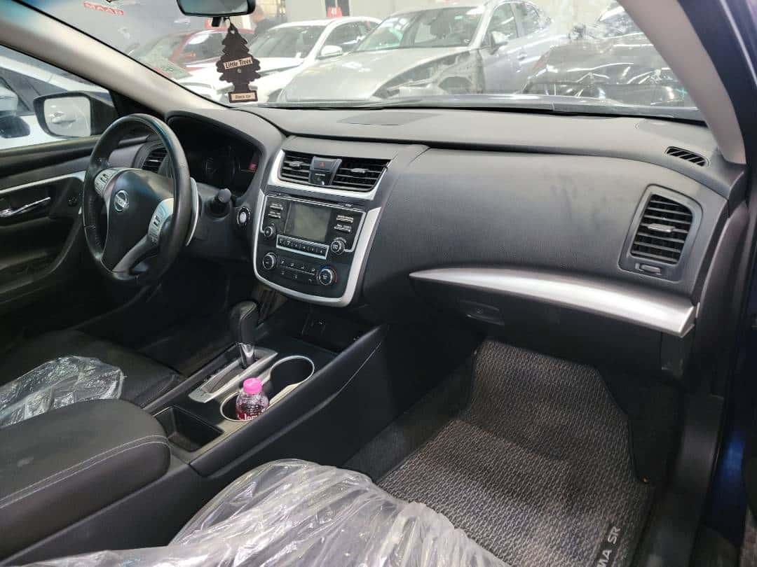NISSAN ALTIMA - Exterior