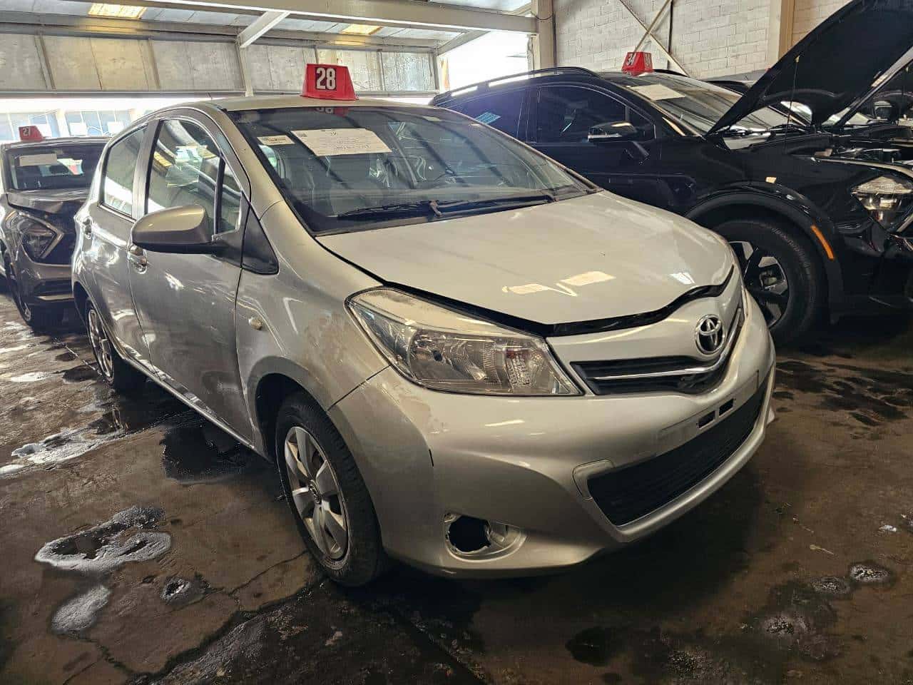 Toyota Yaris 2013 thumbnail 2