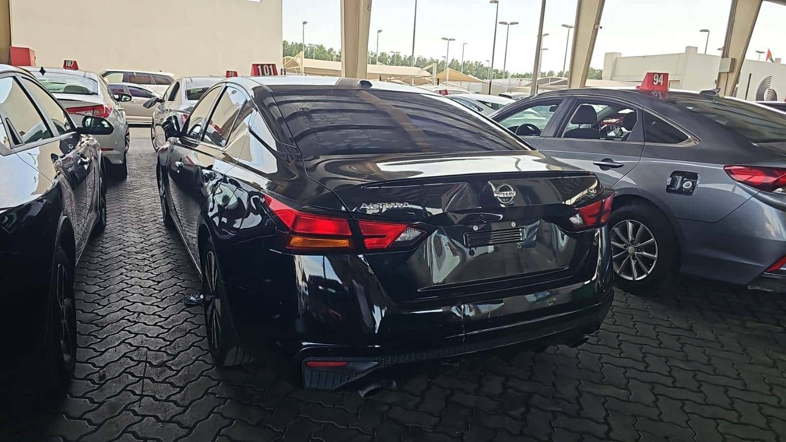 NISSAN ALTIMA - Exterior