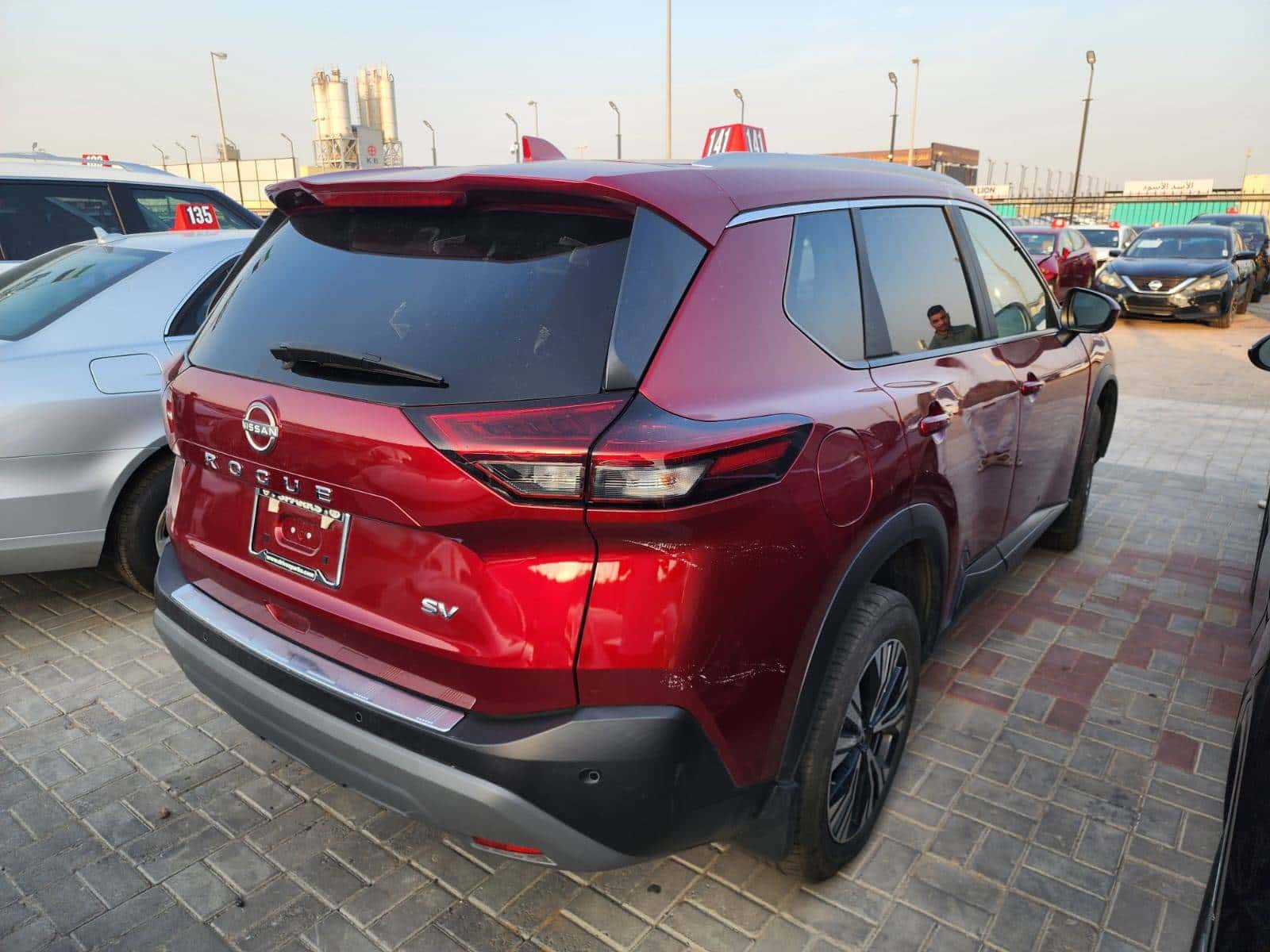 Nissan Rogue 2023 thumbnail 4