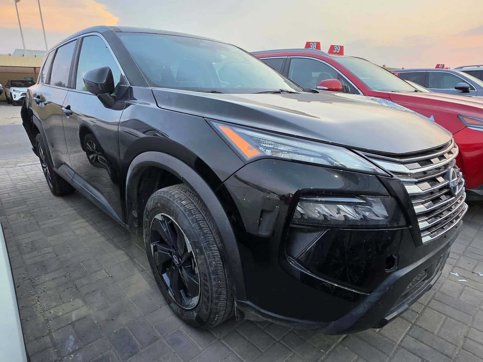 Nissan Rogue 2025 thumbnail 1