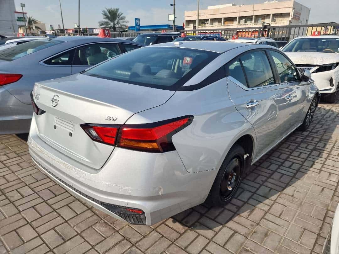 NISSAN ALTIMA - Exterior