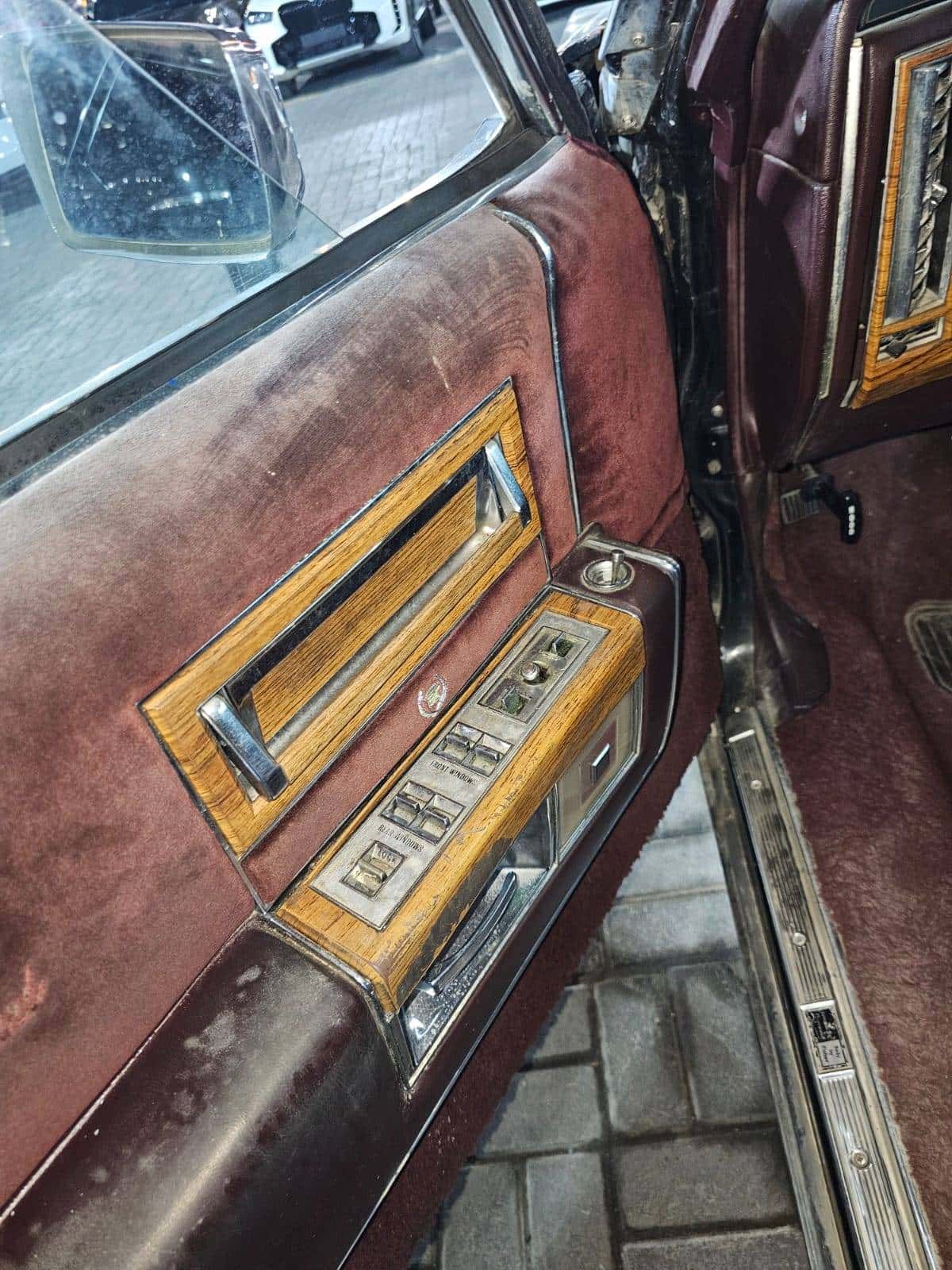 CADILLAC Allante 1981 thumbnail 7