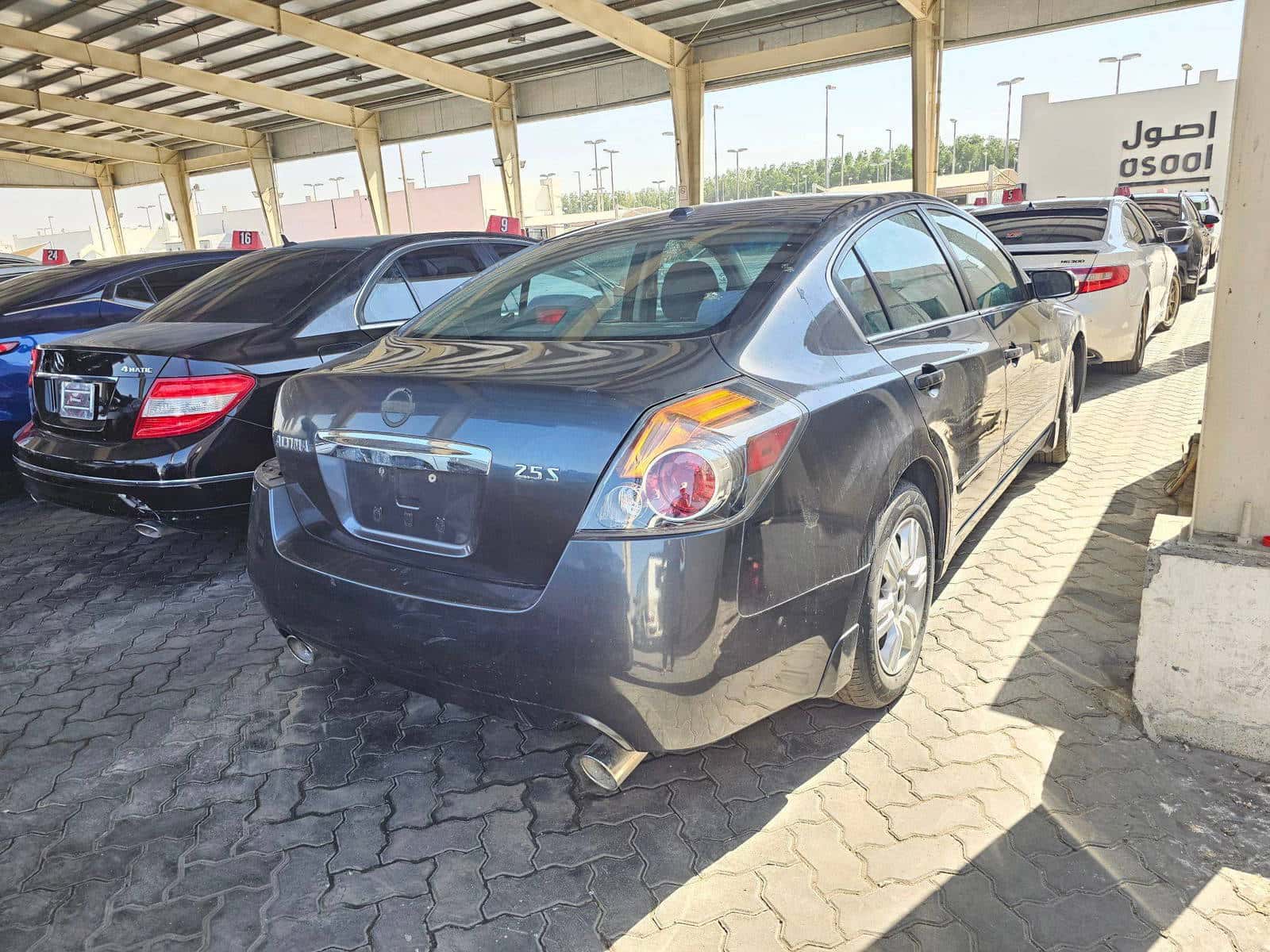 NISSAN ALTIMA - Exterior