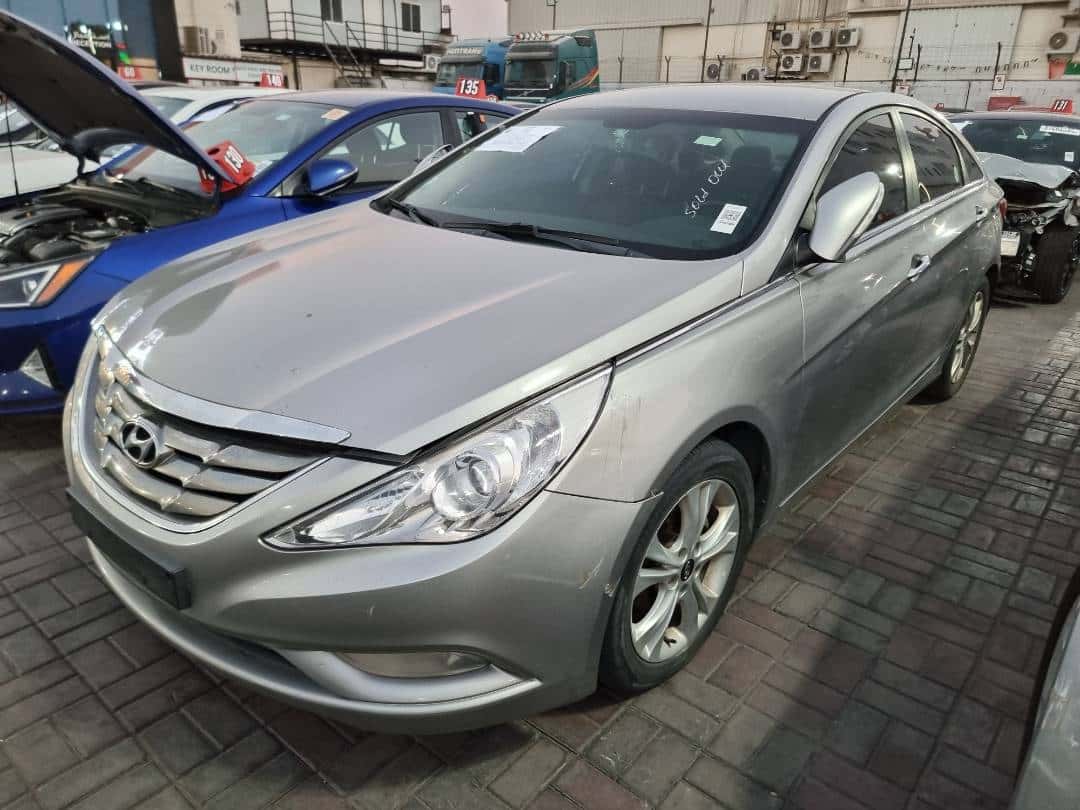 Hyundai Sonata 2011 thumbnail 2