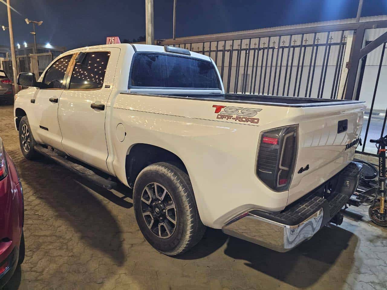 Toyota Tundra 2019 thumbnail 4