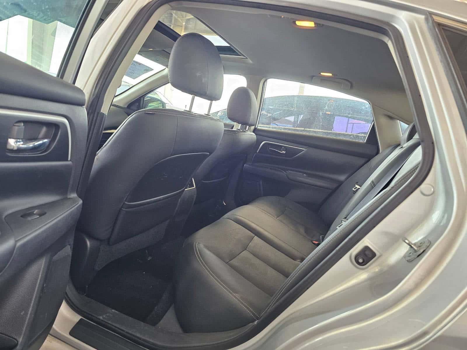 NISSAN ALTIMA - Exterior