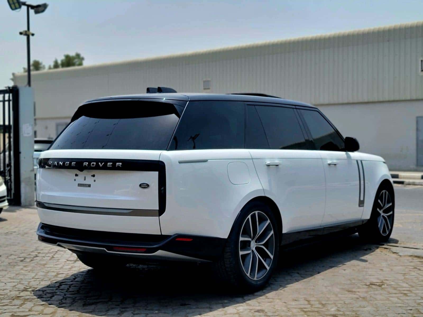 LAND ROVER RANGE ROVER VOGUE AUTOBIOGRAPHY - Exterior