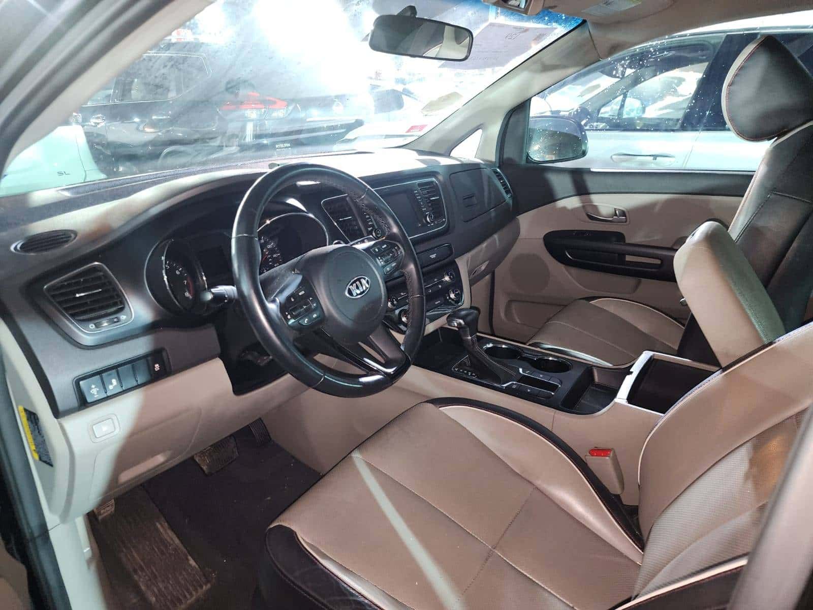 Kia Sedona 2019 thumbnail 6