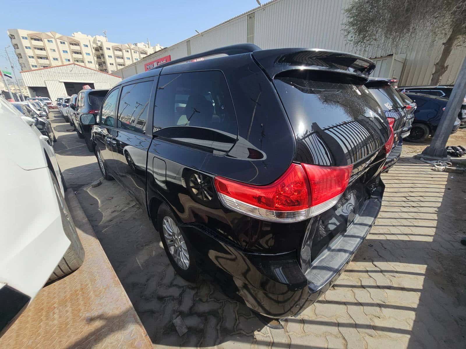 TOYOTA SIENNA - Exterior