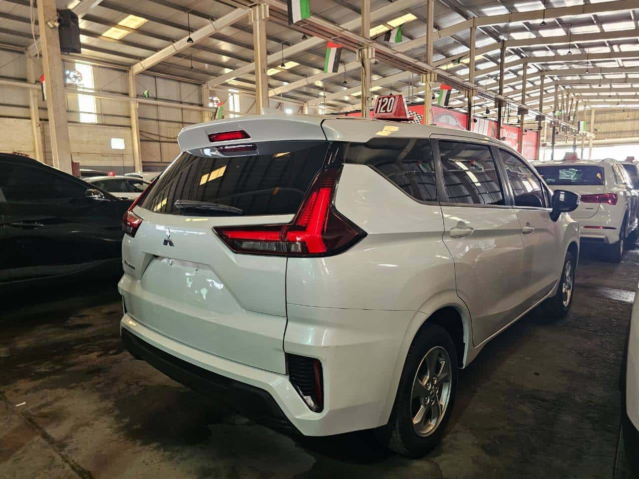 MITSUBISHI Xpander 2024 thumbnail 5