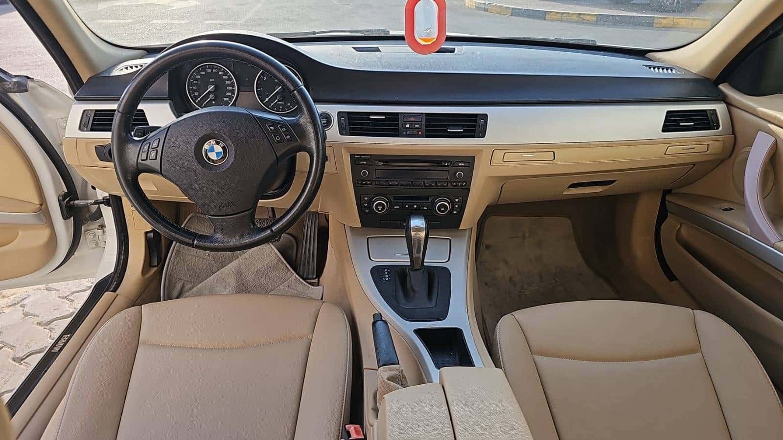 BMW 320 I 2010 thumbnail 7