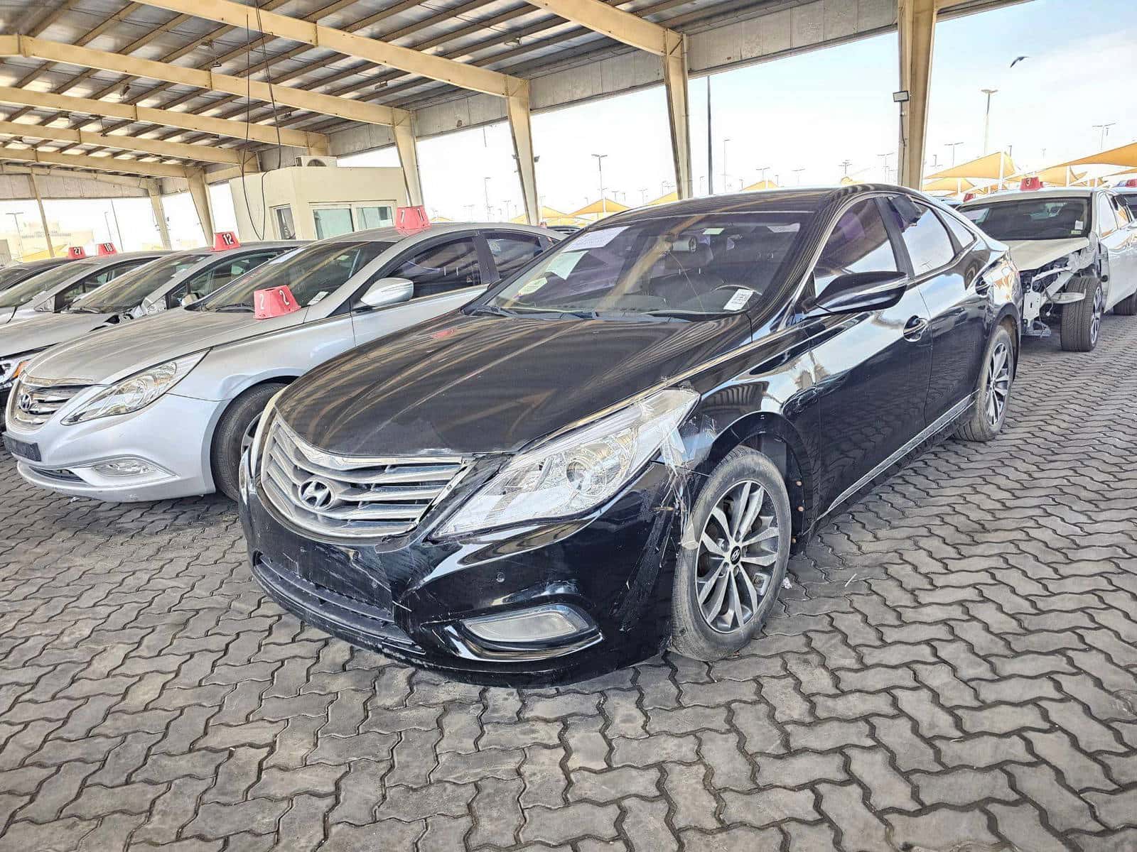 HYUNDAI GRANDEUR - Exterior