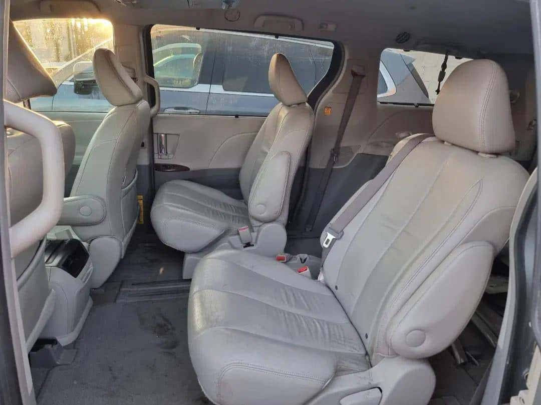 TOYOTA SIENNA 2011 thumbnail 5