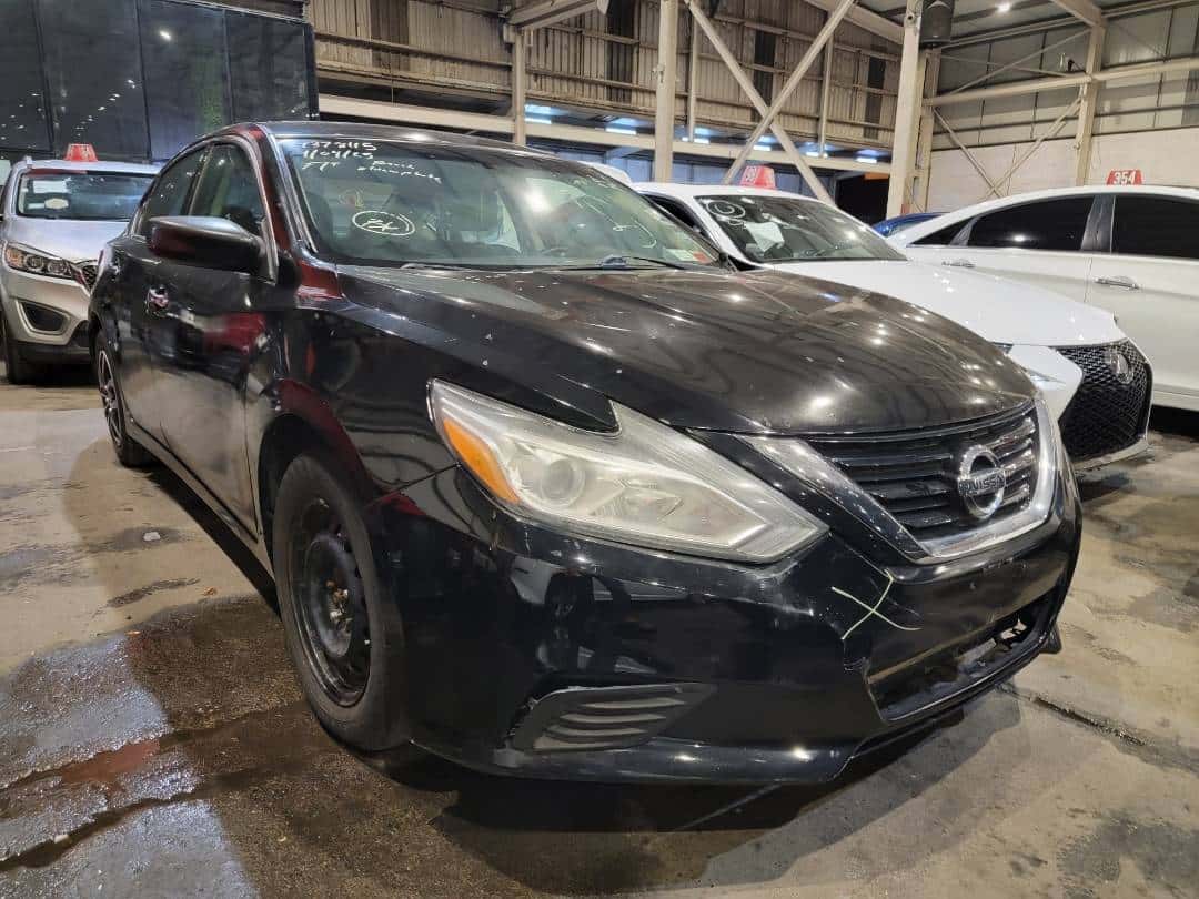 NISSAN ALTIMA - Exterior