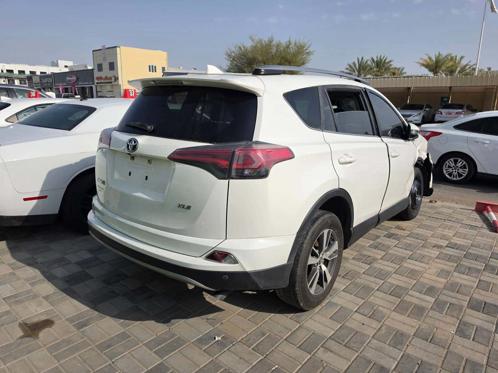 TOYOTA RAV4 2018 thumbnail 4