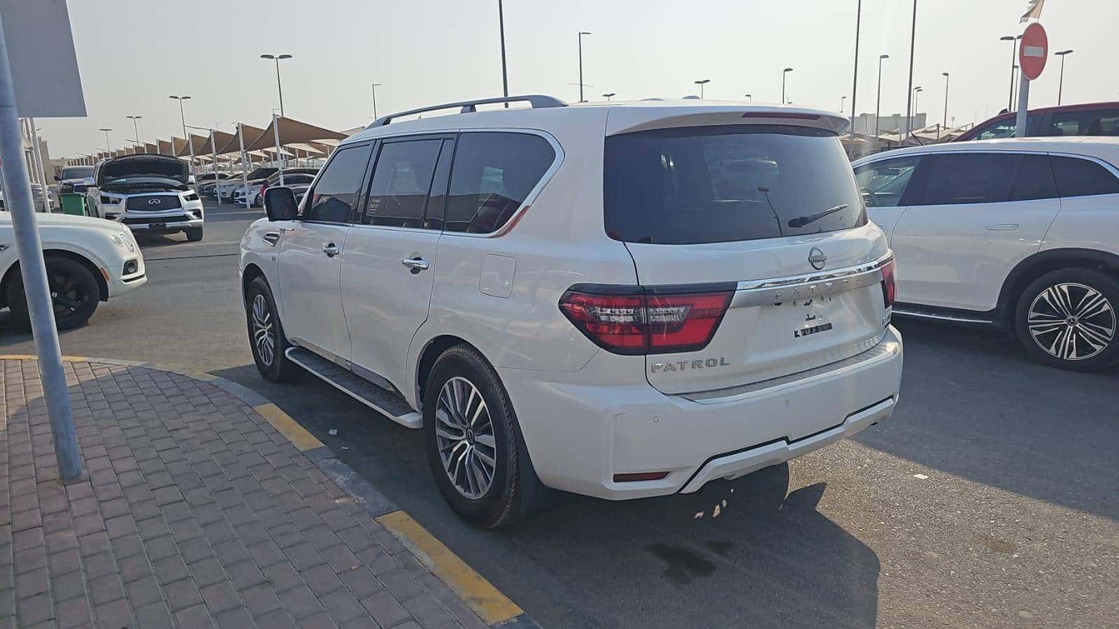 Nissan Armada 2023 thumbnail 5
