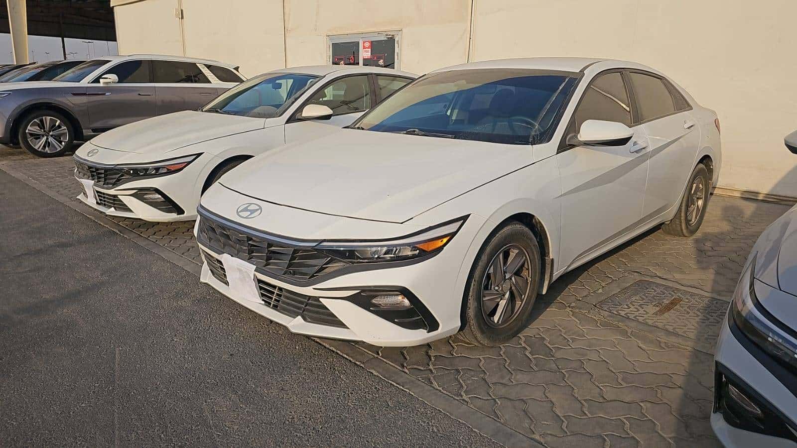 HYUNDAI ELANTRA 2025 thumbnail 1