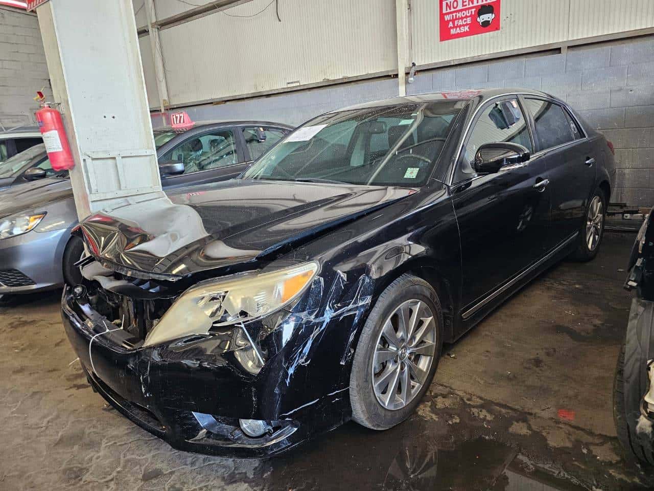 TOYOTA AVALON 2011 thumbnail 3