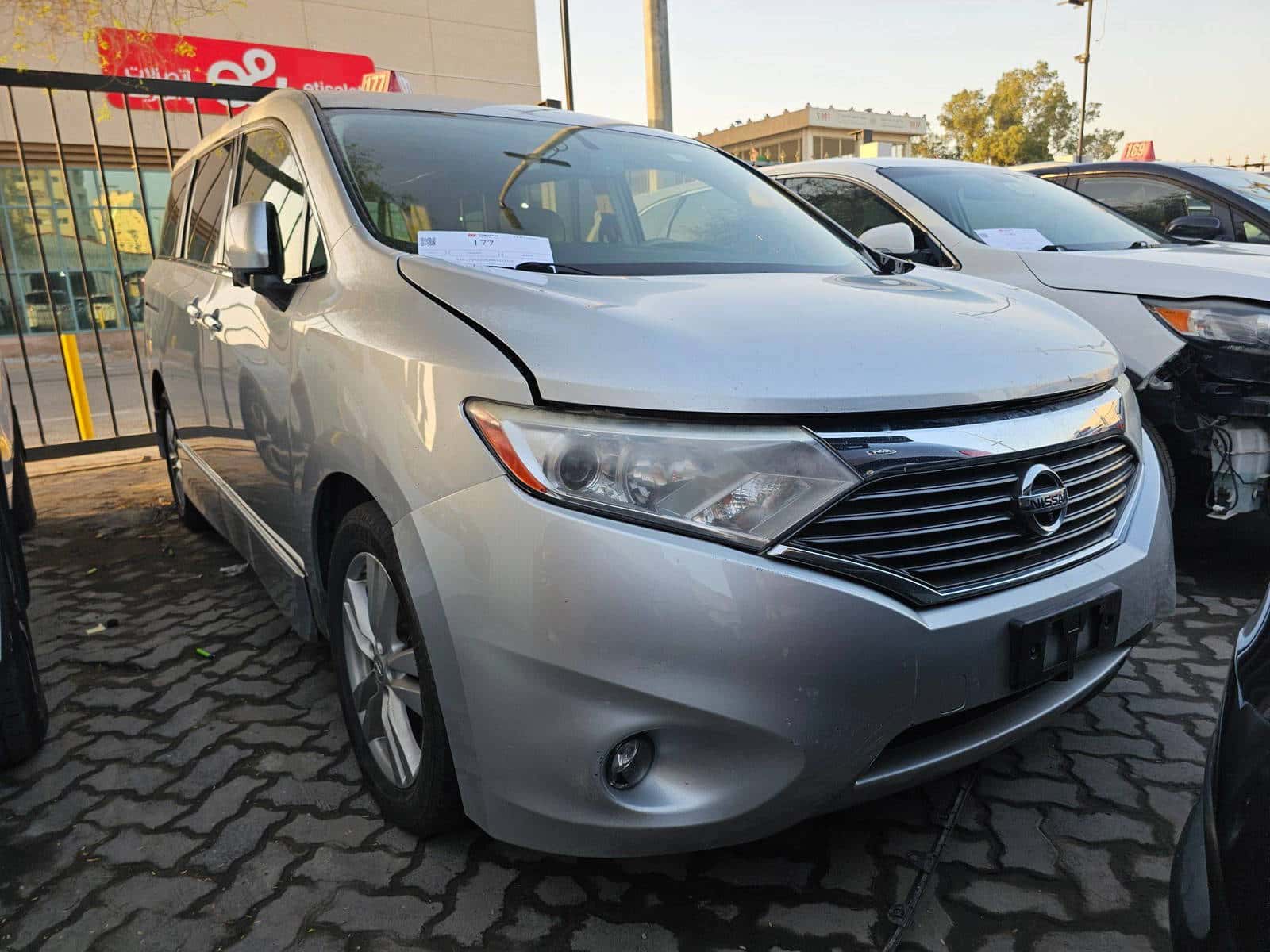 Nissan Quest 2015 thumbnail 3