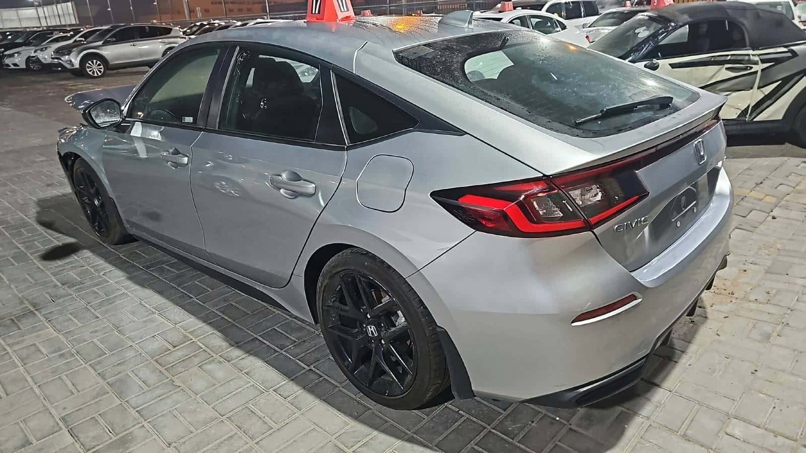 Honda Civic 2024 thumbnail 4