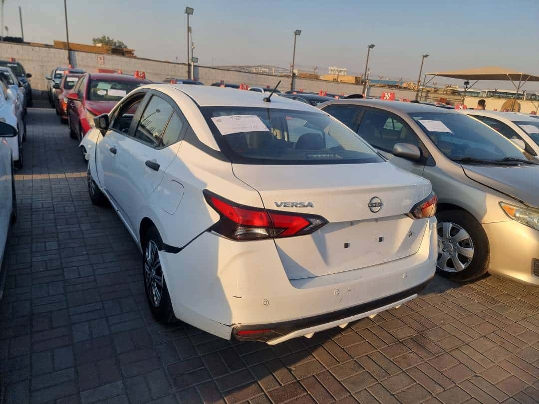 NISSAN VERSA 2023 thumbnail 4