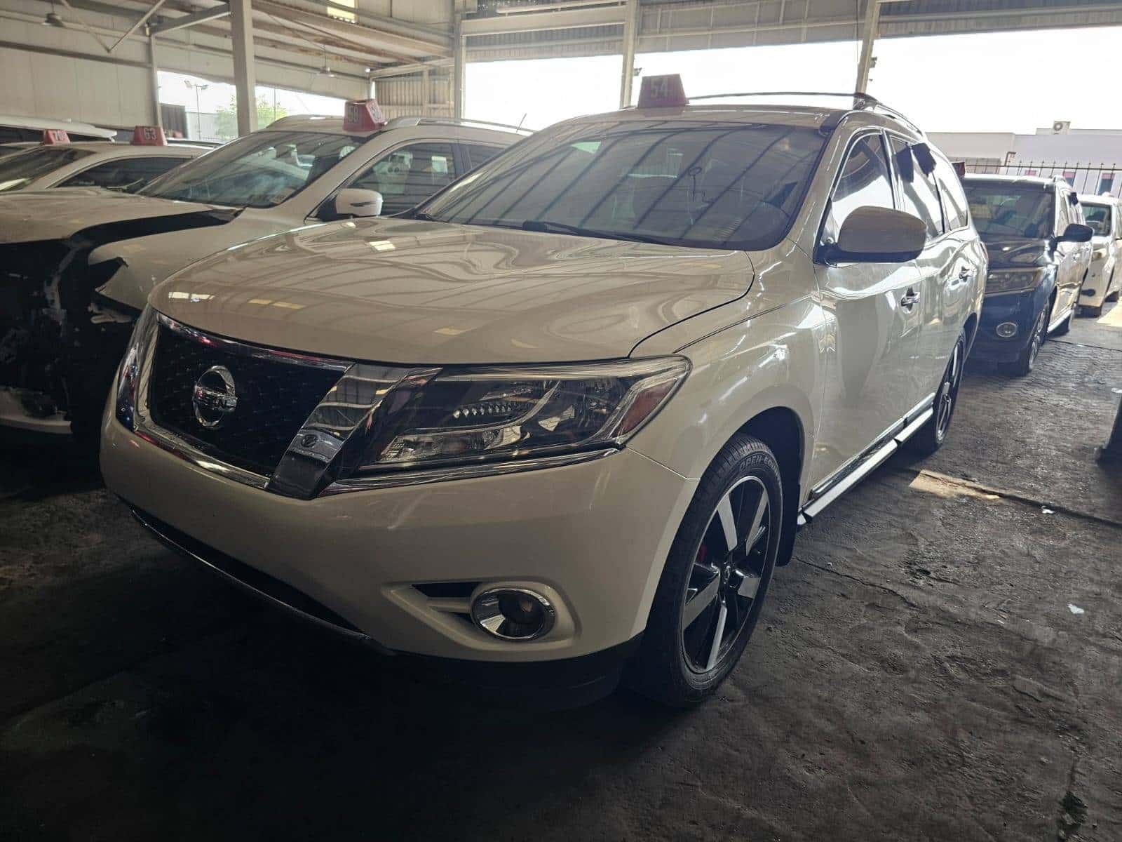 Nissan Pathfinder 2014 thumbnail 3