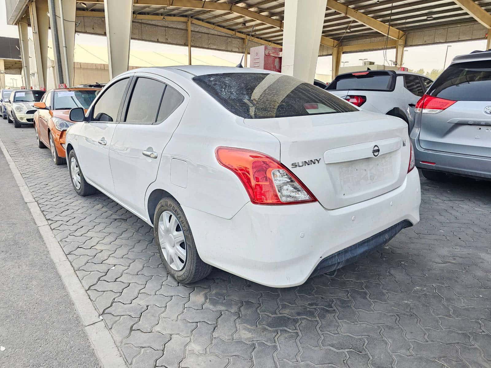 NISSAN SUNNY 2022 thumbnail 4
