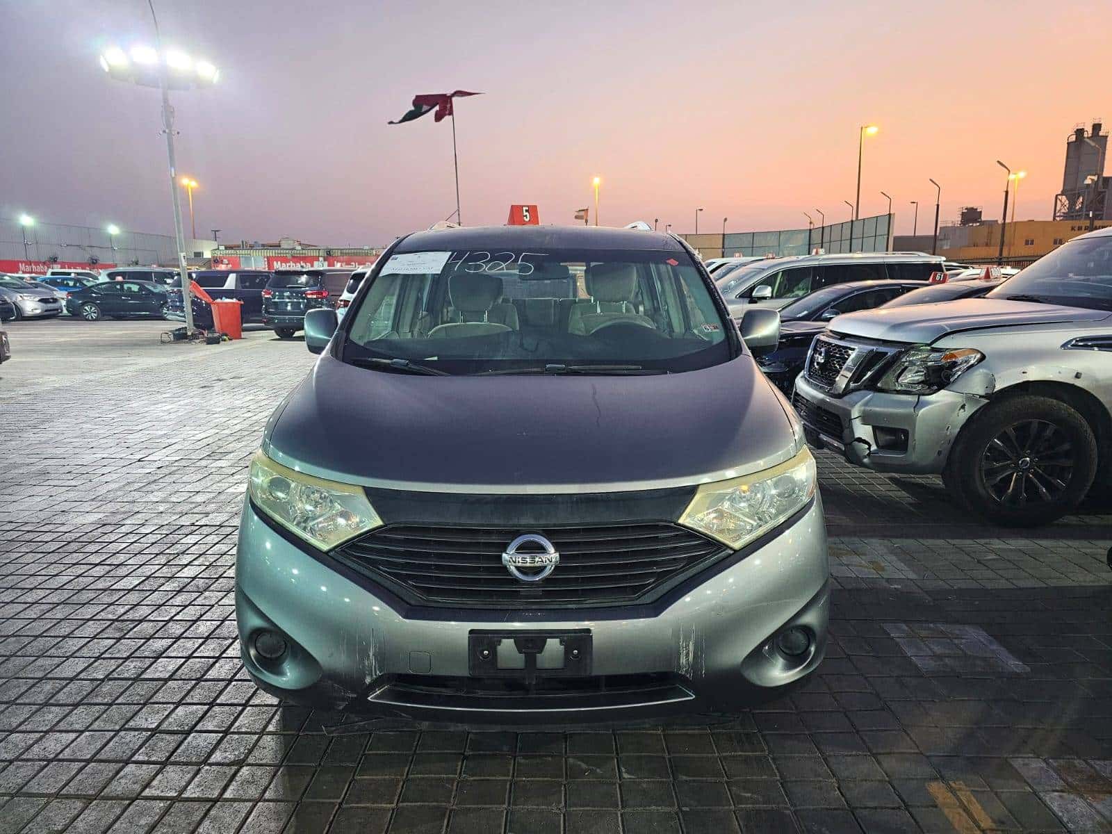 Nissan Quest 2014 thumbnail 1