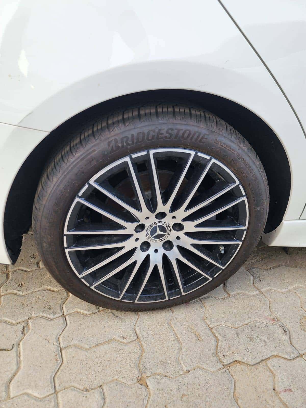 MERCEDES BENZ C300 2022 thumbnail 5