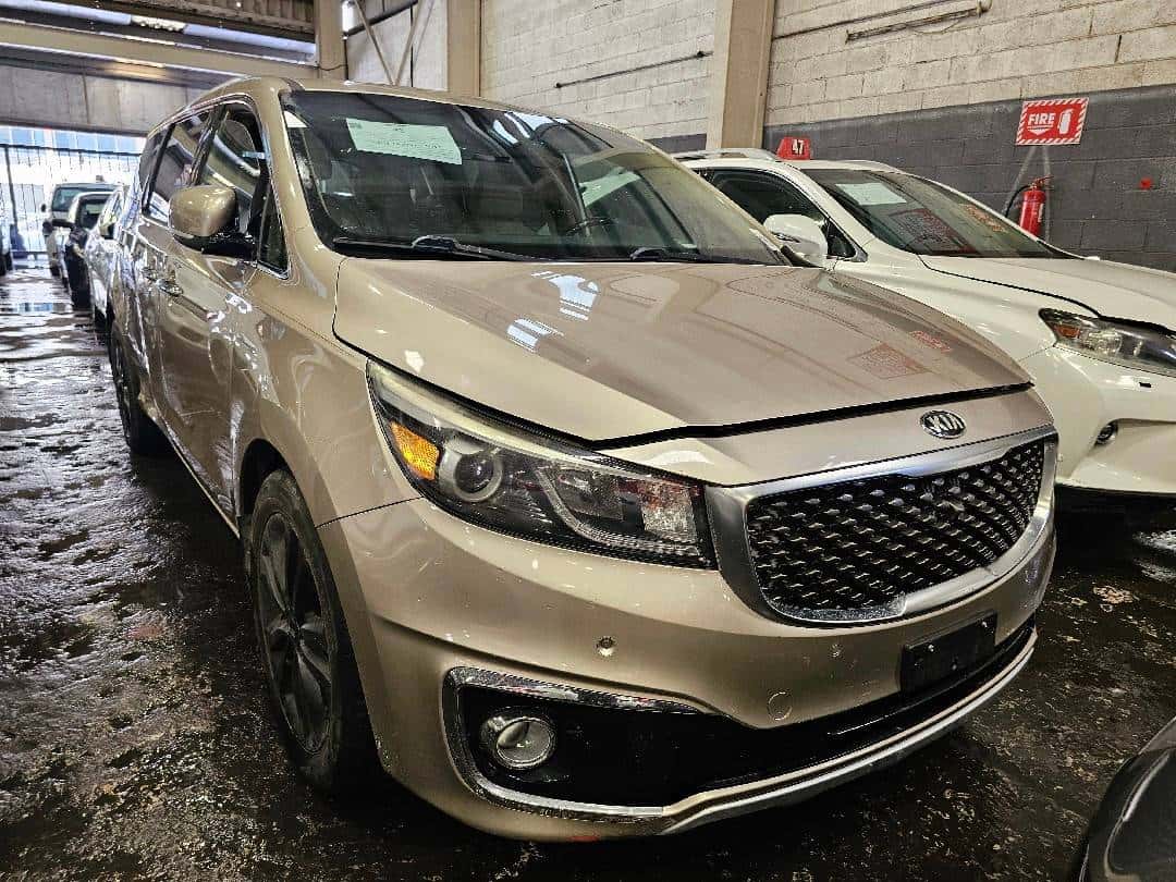 Kia Sedona 2015 thumbnail 1