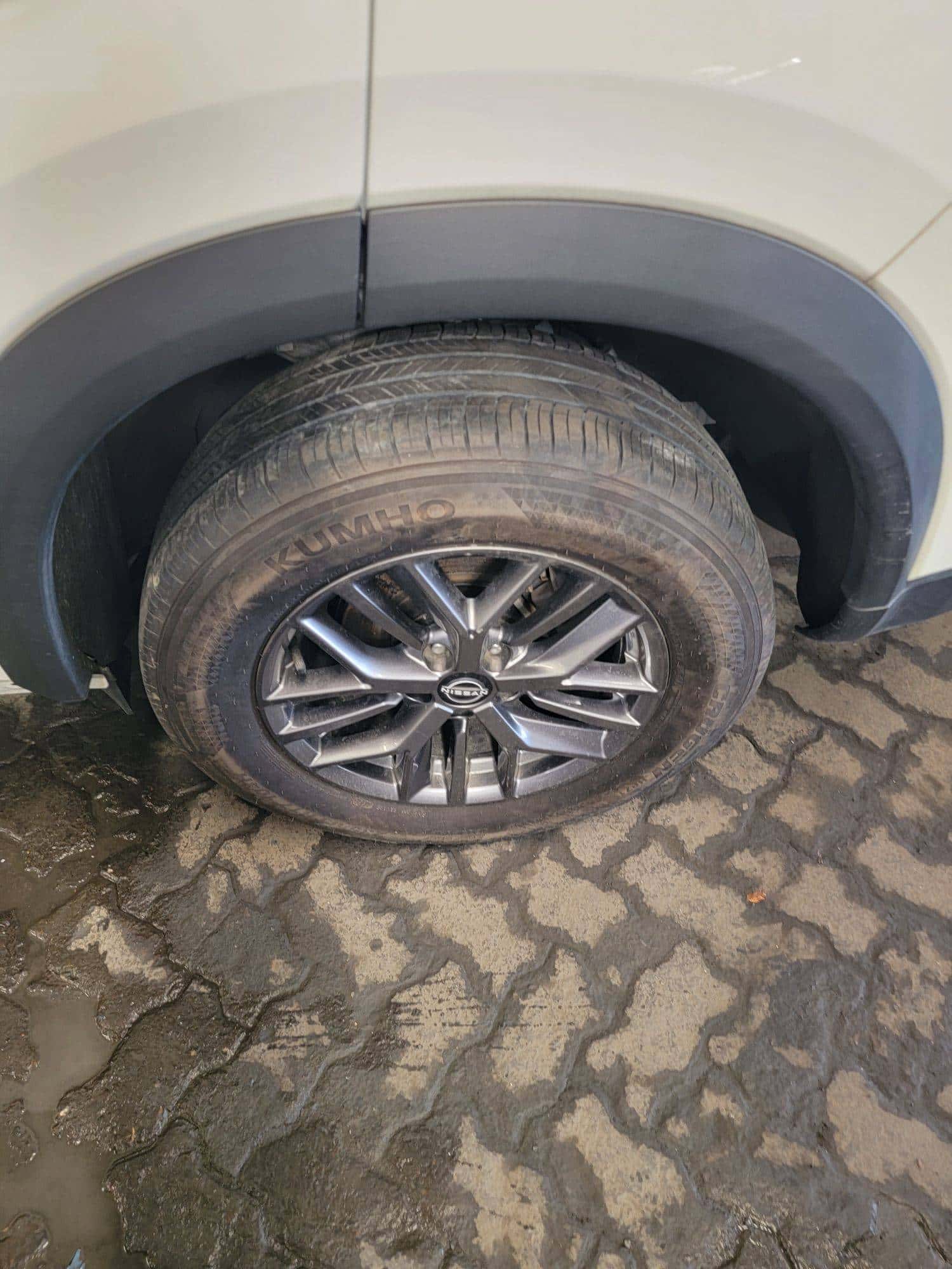 NISSAN ROGUE - Exterior