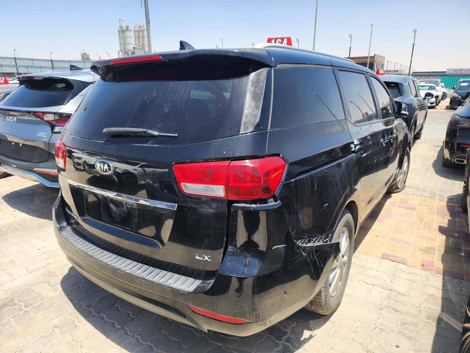 Kia Sedona 2017 thumbnail 6