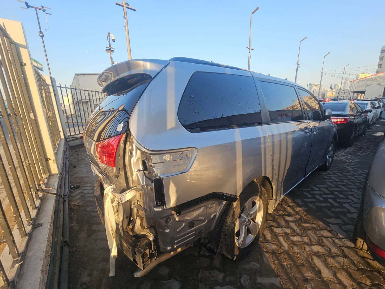 TOYOTA SIENNA - Exterior
